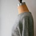 Плетене на пуловер за момче с джоб 