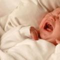Как да люлеем новородени бебета