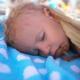 A gyermek fejének súlyos izzadása: lehetséges okai és módszerei a betegség megszüntetésére A fej túlzott izzadása egy éves gyermeknél