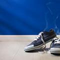 जूतों से अप्रिय गंध कैसे दूर करें: उपयोगी टिप्स