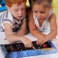 Set perlic Melissa & Doug Družabne igre pri starosti 2 let